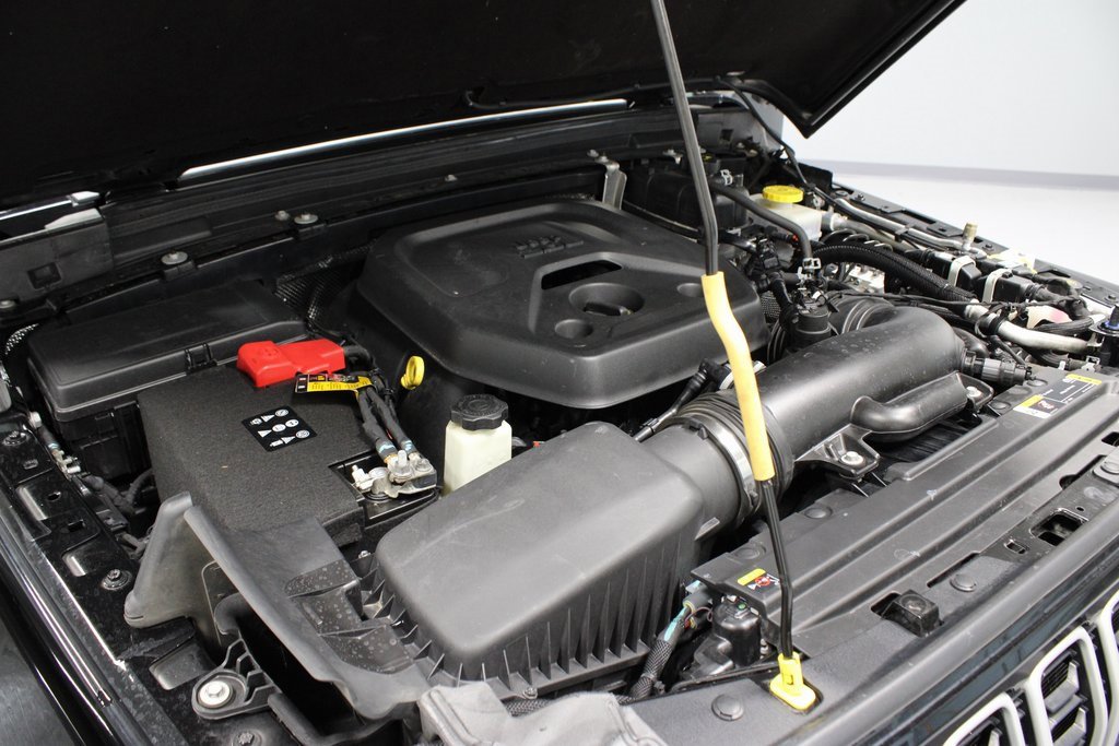 Used 2024 Jeep Wrangler Sahara image 15