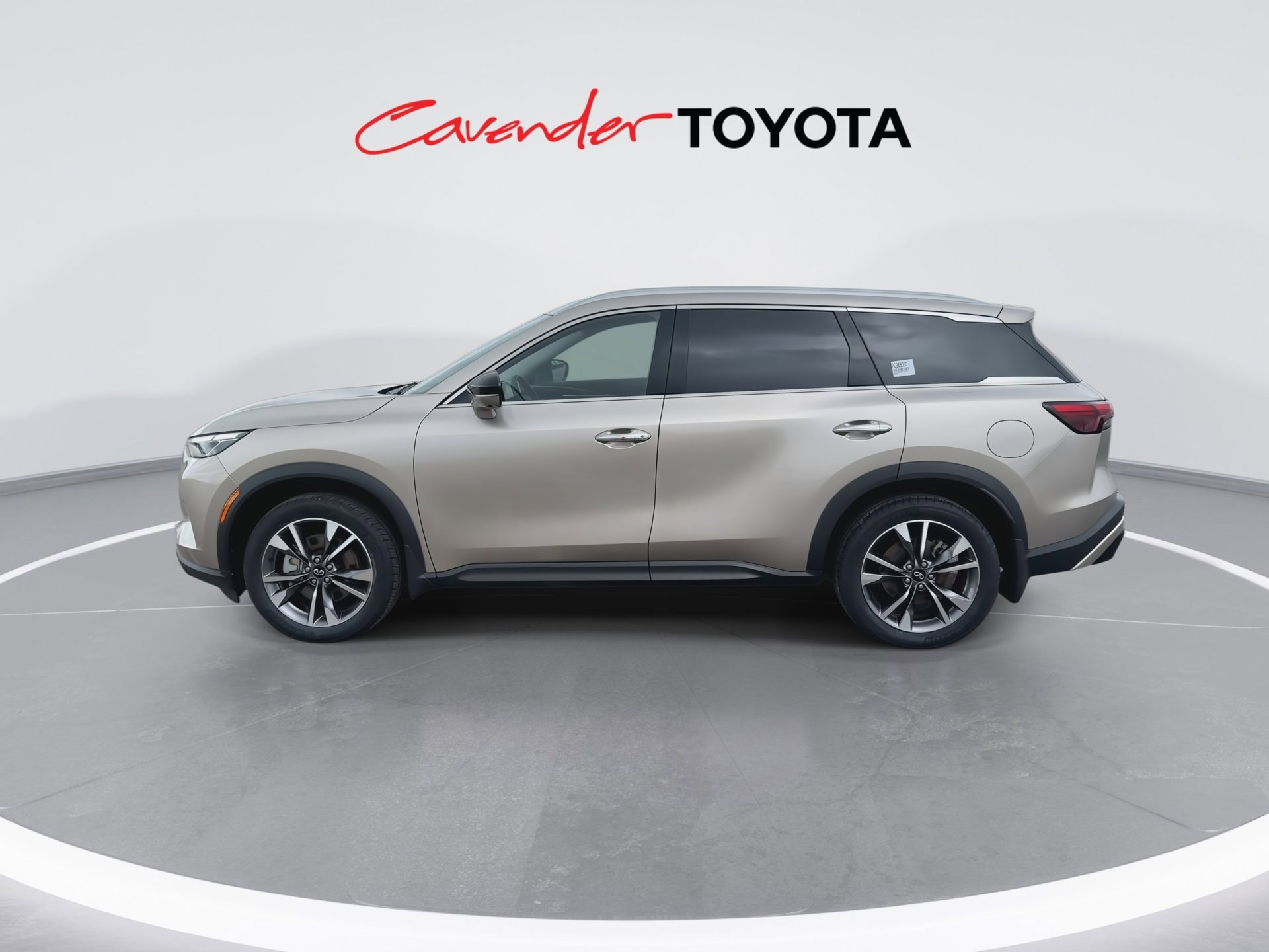 Used 2023 INFINITI QX60 Luxe w/ Cargo Package FWD image 5
