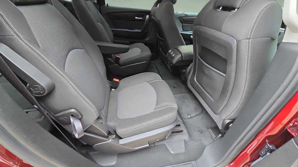 Used 2017 Chevrolet Traverse LT w/ Style and Technology Package FWD image 23