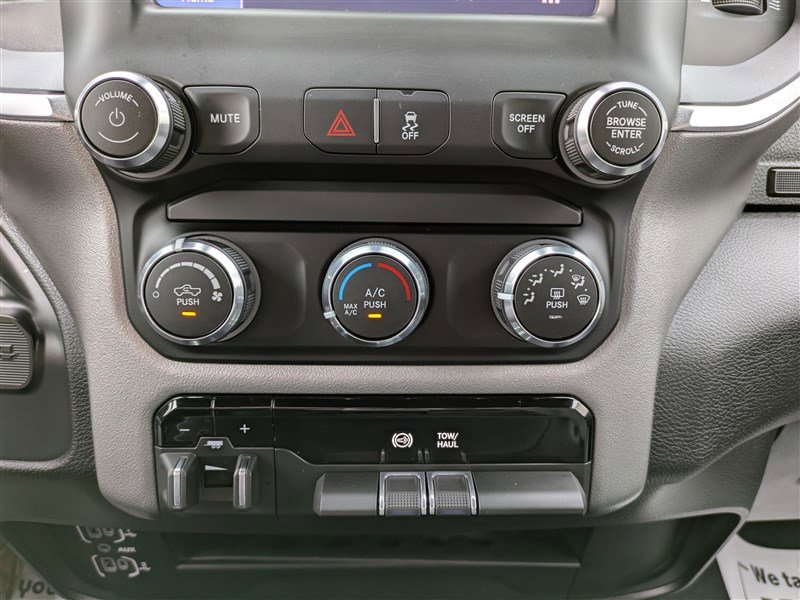 Used 2024 RAM 2500 Big Horn image 28