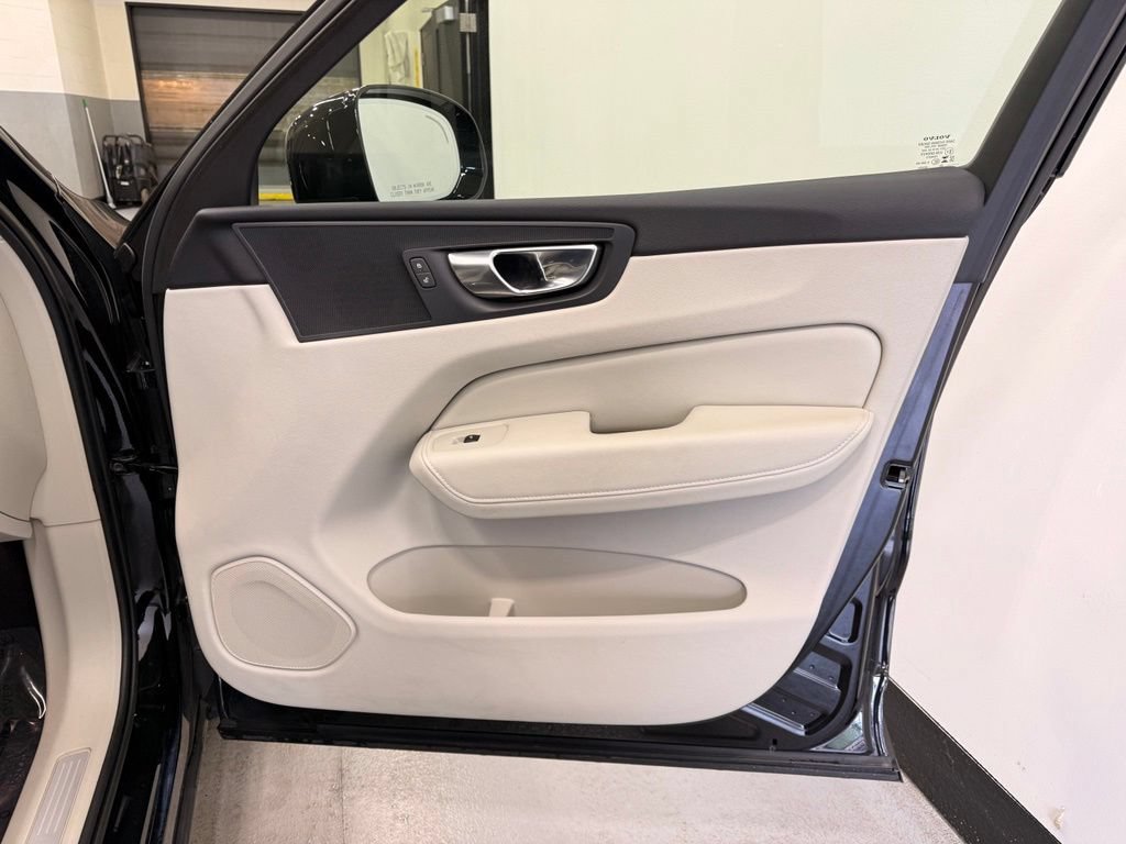 Used 2023 Volvo XC60 B5 Plus w/ Protection Package Premier AWD/4WD image 26