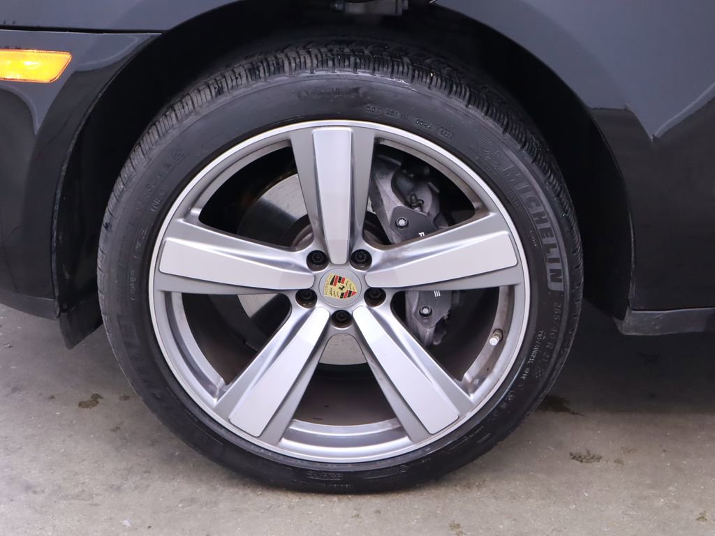 New 2024 Porsche Macan image 13