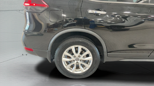 Used 2020 Nissan Rogue SV AWD/4WD image 25