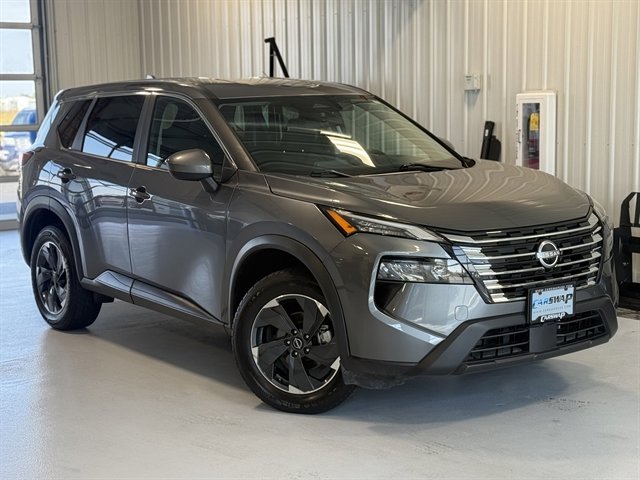 Used 2024 Nissan Rogue SV image 1