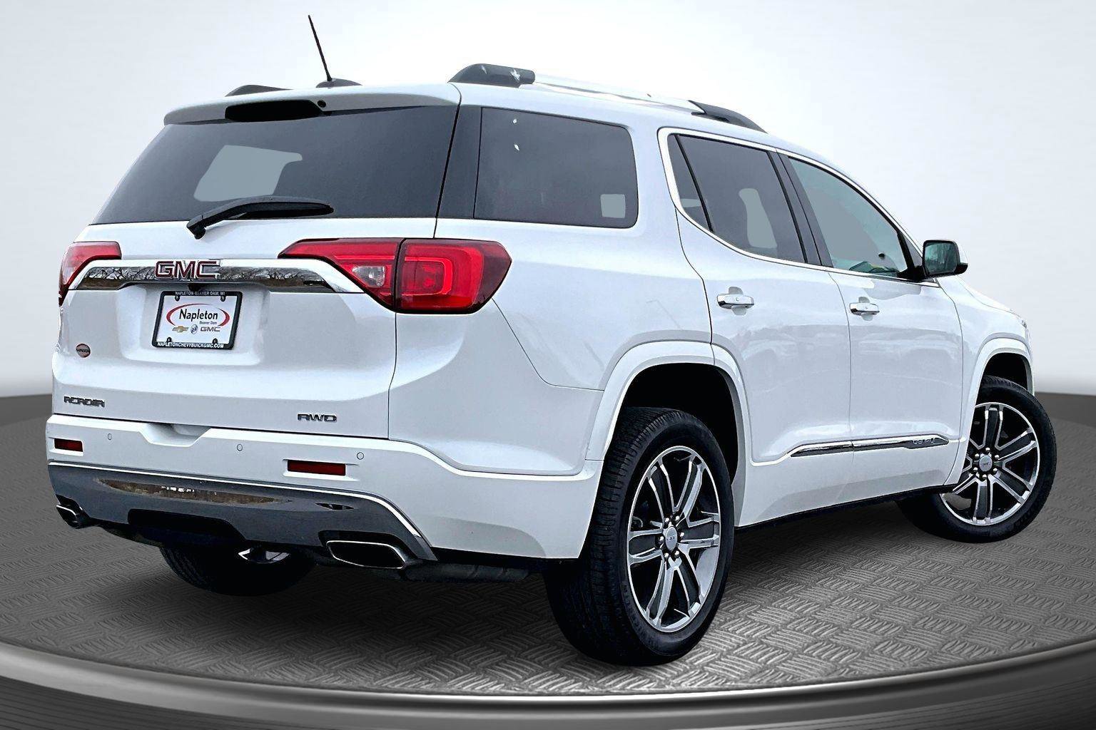 Used 2019 GMC Acadia Denali w/ Technology Package image 2