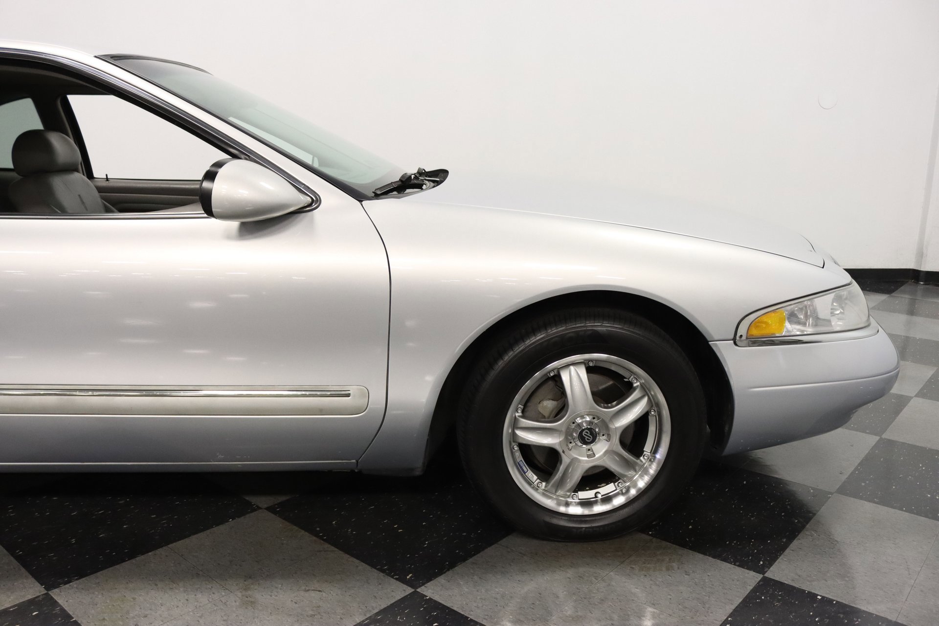 Used 1998 Lincoln Mark VIII RWD image 38