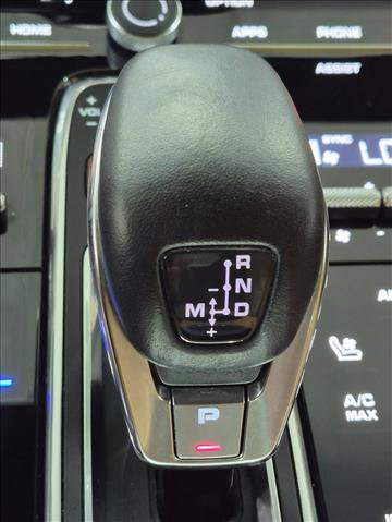 Used 2020 Porsche Panamera RWD image 12