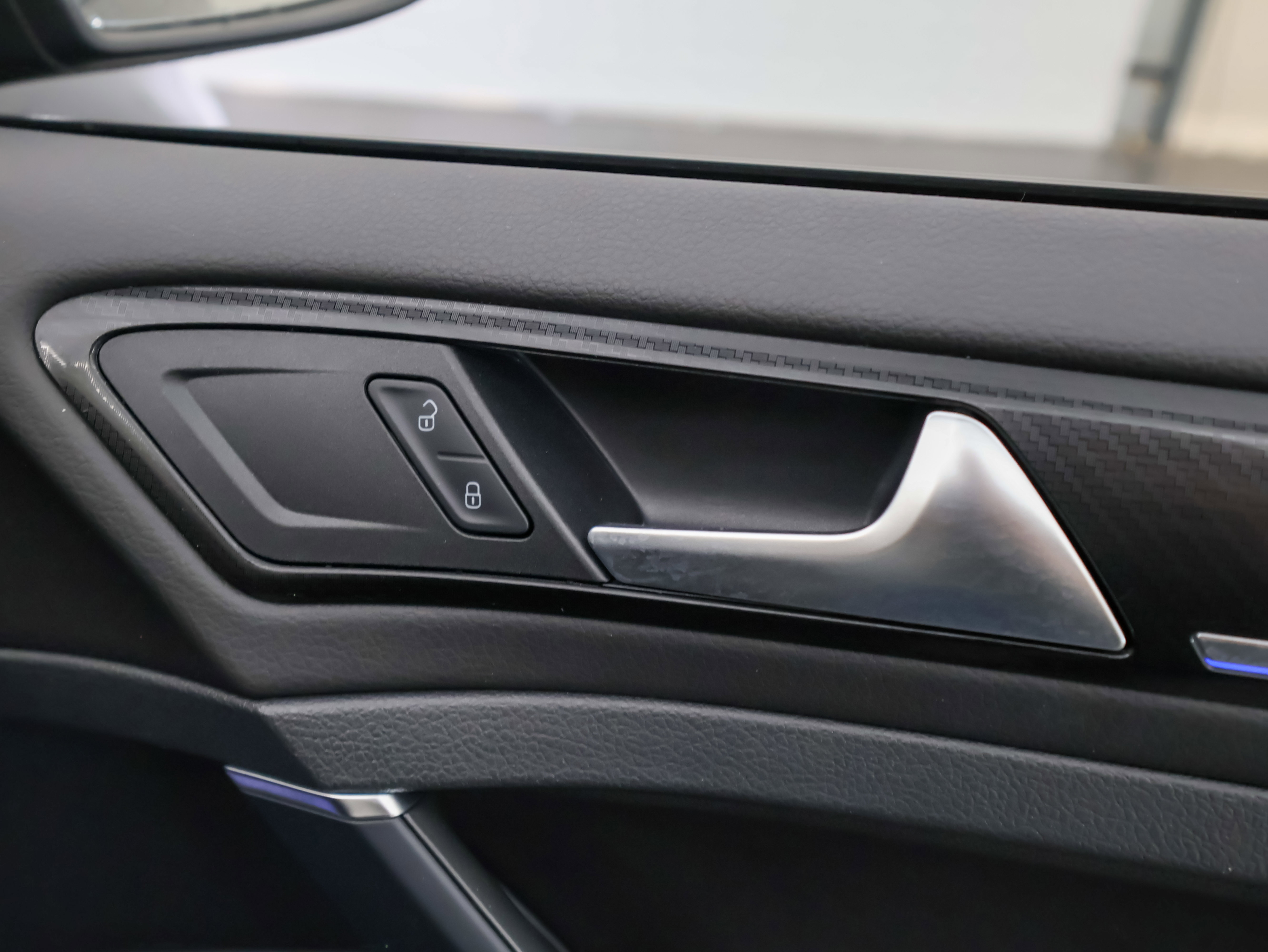 Used 2019 Volkswagen Golf R 4-Door image 47