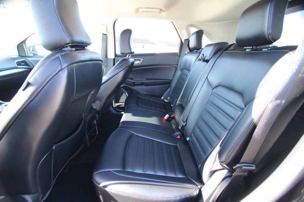 Used 2024 Ford Edge SEL image 7