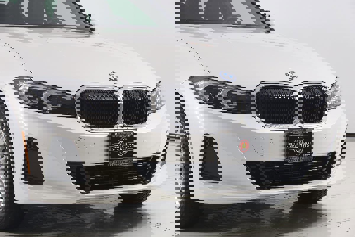 Used 2023 BMW 330e xDrive w/ Premium Package image 47