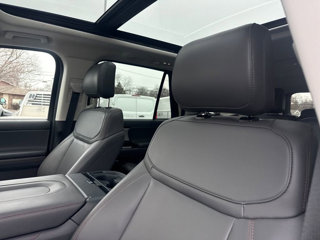 Used 2025 Ford Expedition Max Active AWD/4WD image 34