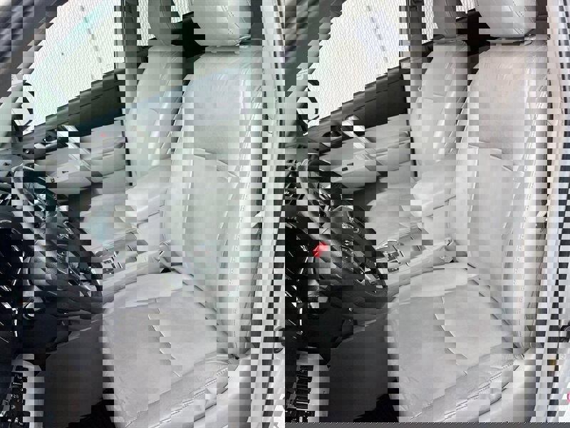 Used 2011 Toyota Highlander SE image 16