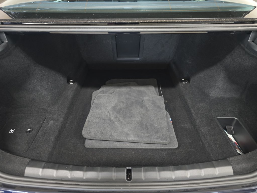 Certified 2023 BMW 760i xDrive AWD/4WD image 30