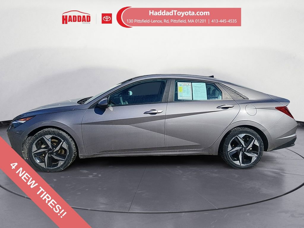Used 2023 Hyundai Elantra SEL w/ Convenience Package image 2