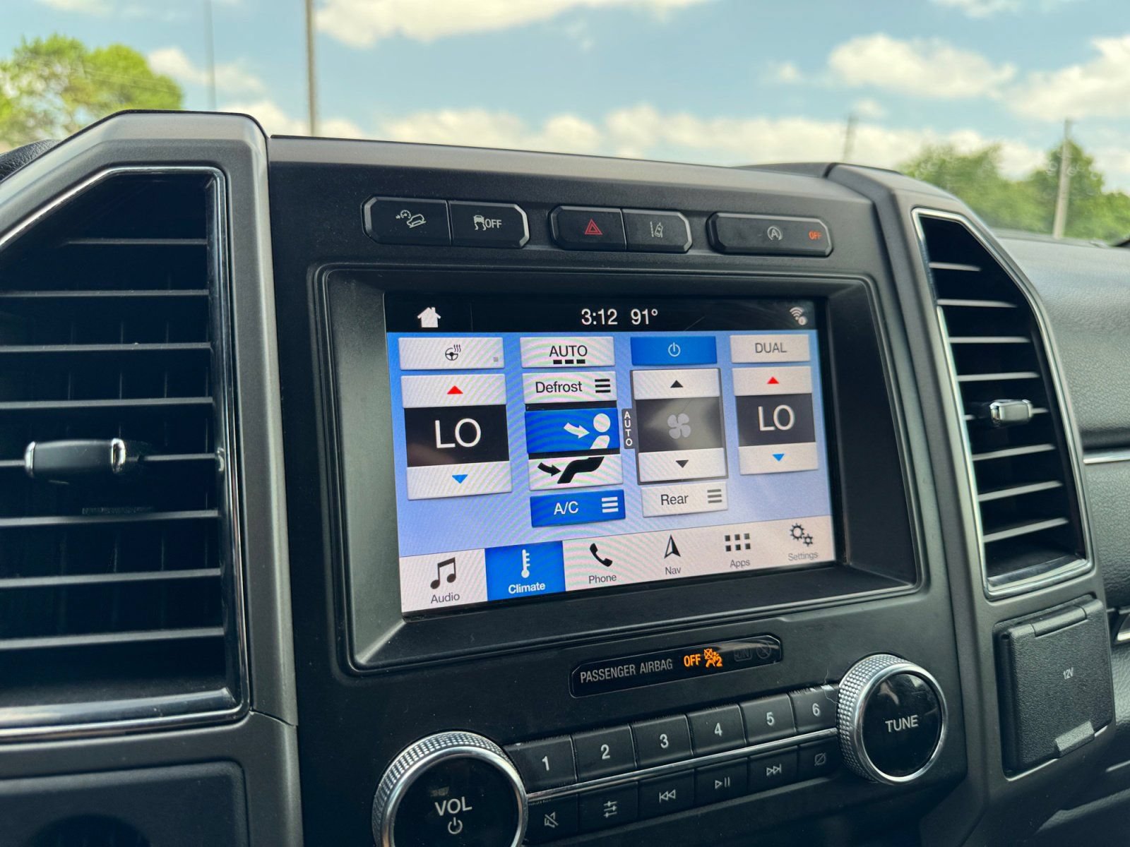 Used 2019 Ford Expedition Max XLT w/ Equipment Group 202A AWD/4WD image 24
