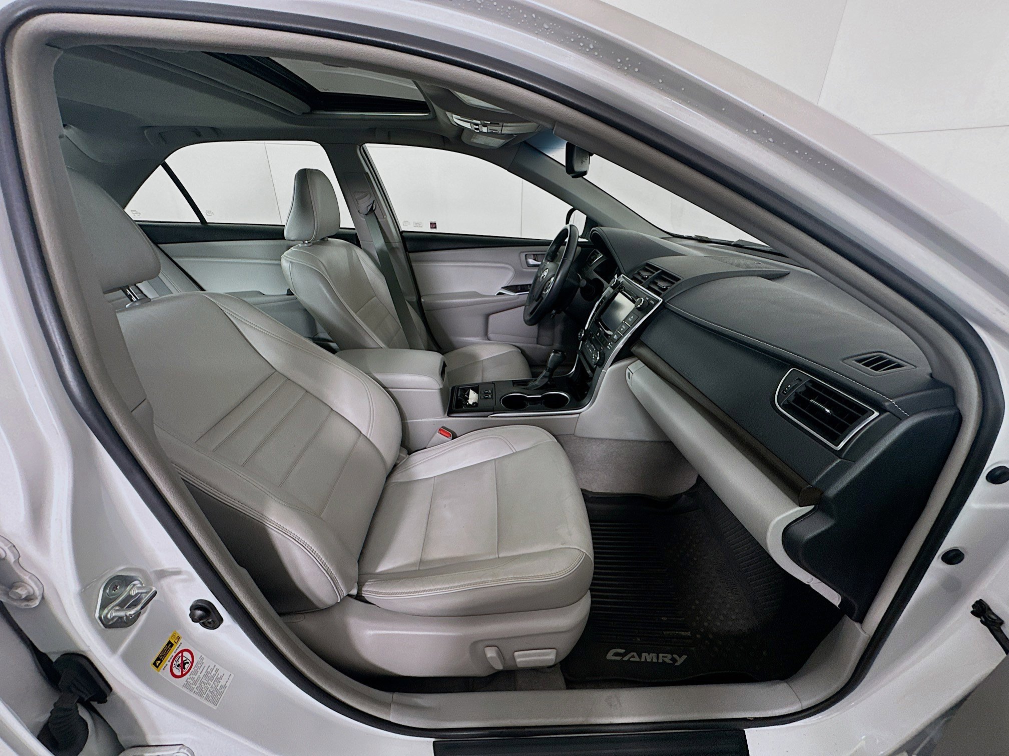 Used 2017 Toyota Camry XLE image 31