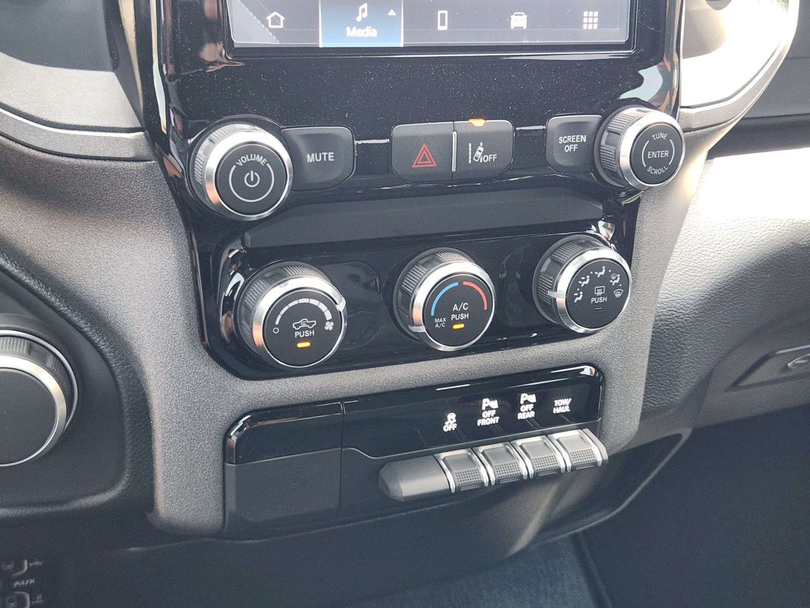 New 2026 RAM 1500 Express RWD image 18