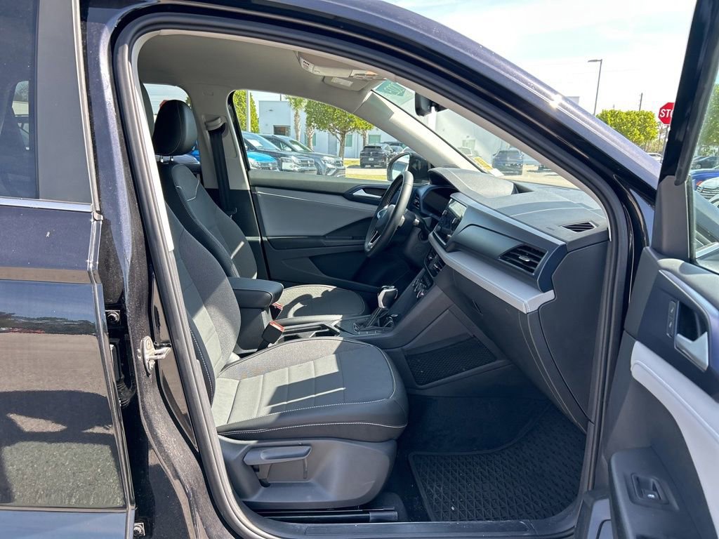 Used 2023 Volkswagen Taos SE w/ Black Wheel Package image 37