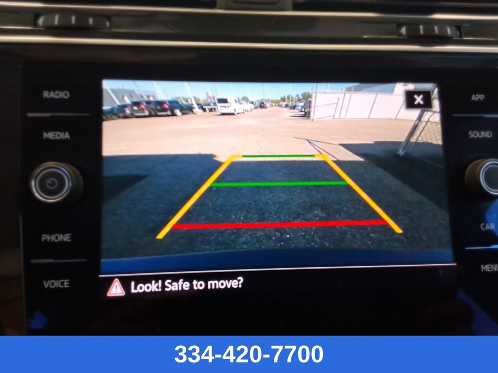 Certified 2022 Volkswagen Tiguan SE image 11