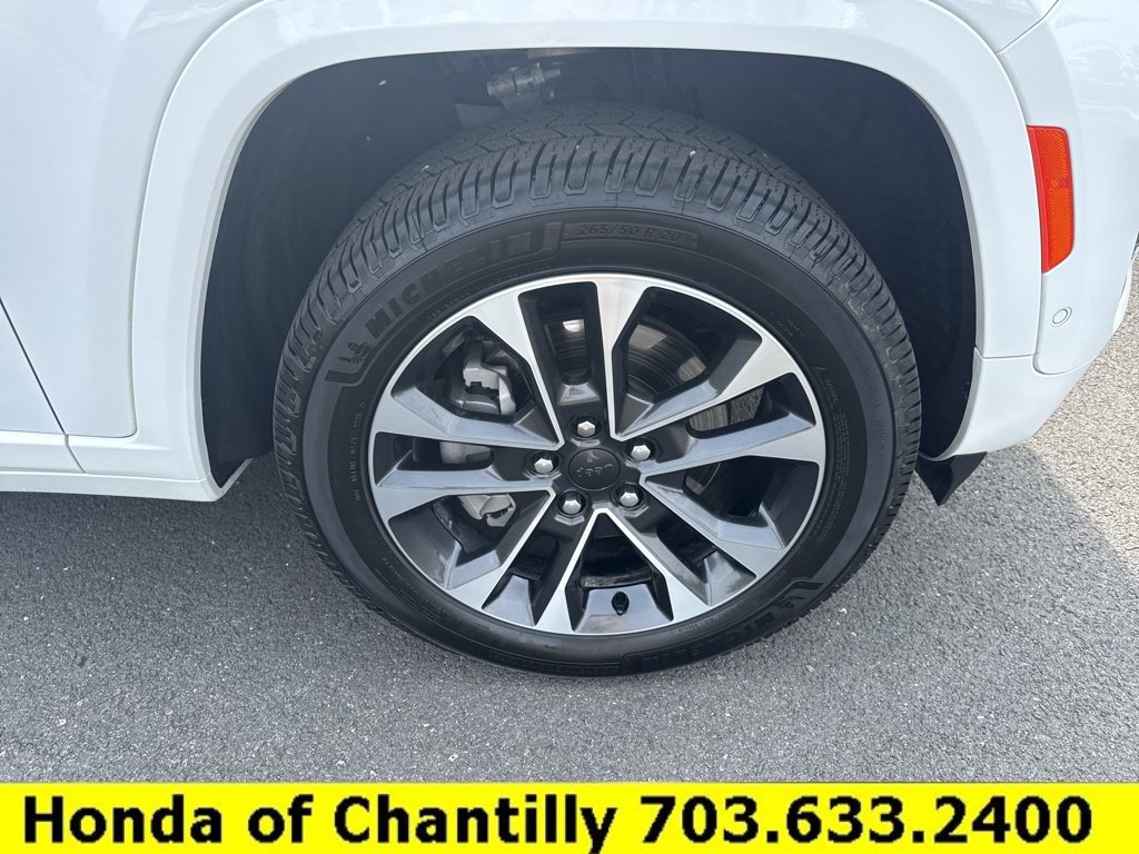 Used 2024 Jeep Grand Cherokee L Overland w/ Luxury Tech Group IV AWD/4WD image 29