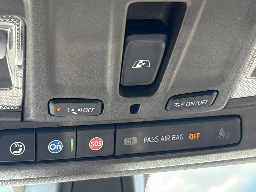 Used 2019 Chevrolet Silverado 1500 LTZ w/ LTZ Convenience Package AWD/4WD image 34