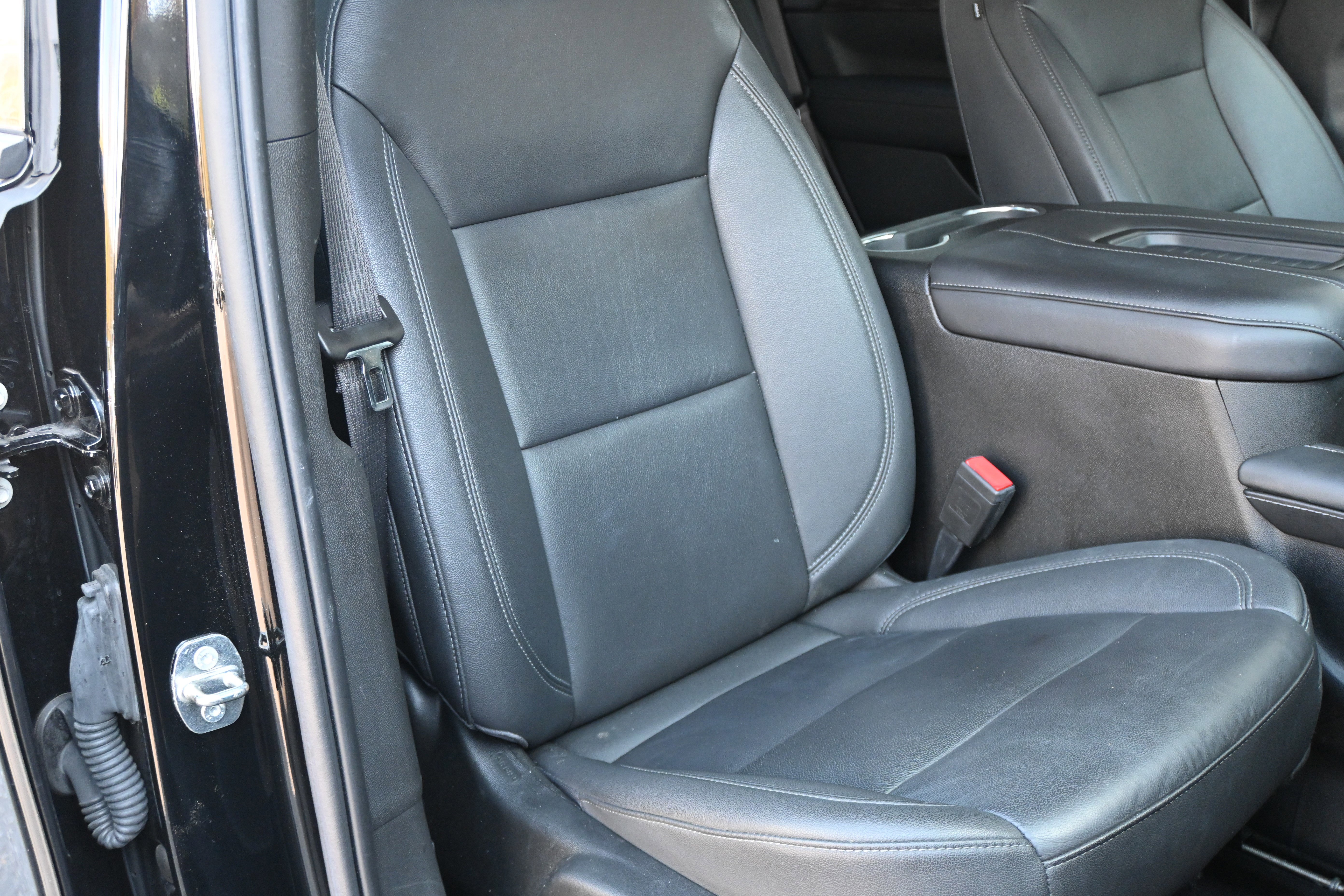 Used 2022 Chevrolet Tahoe Z71 w/ Luxury Package image 34