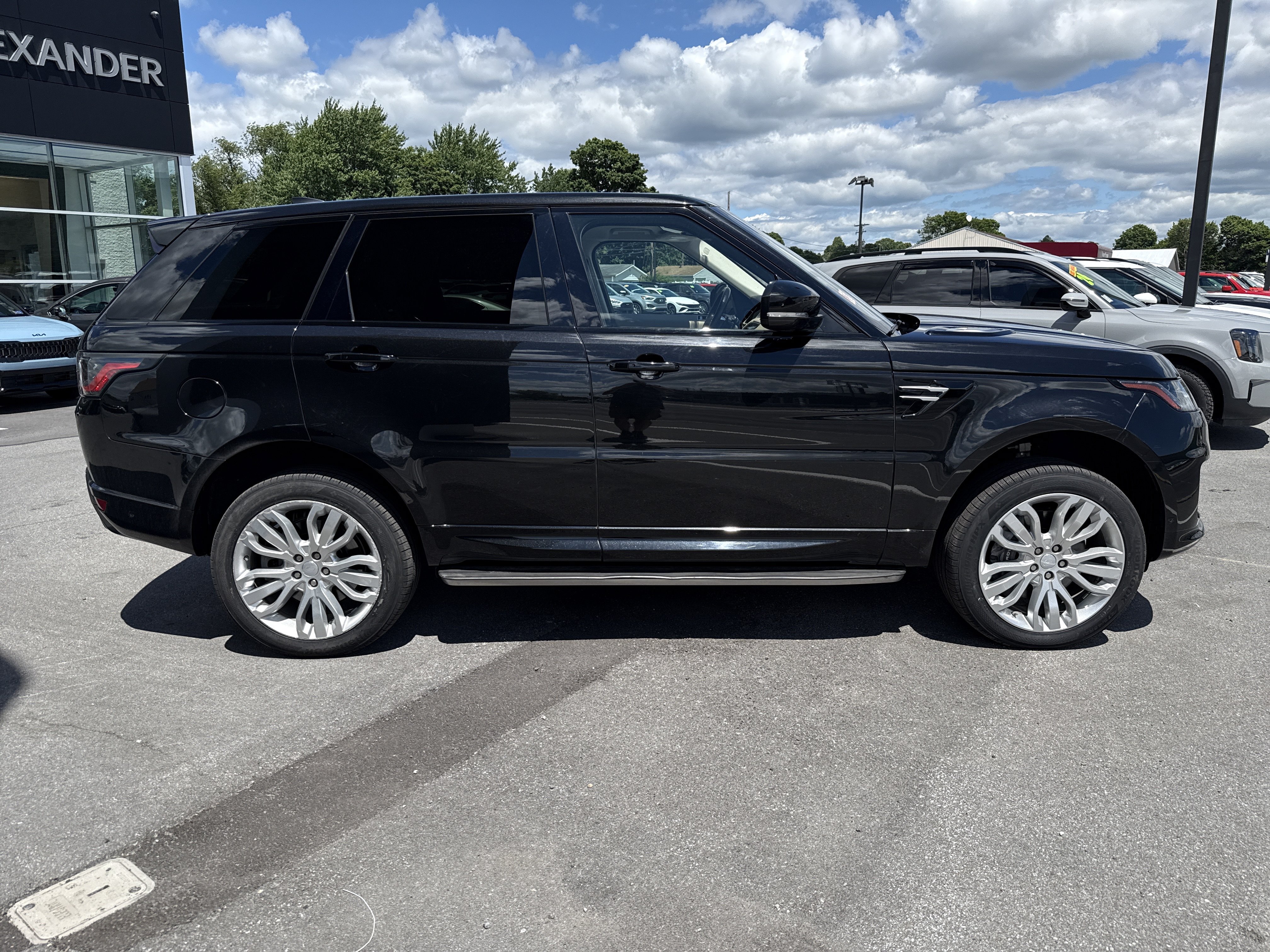 Used 2018 Land Rover Range Rover Sport Supercharged AWD/4WD image 2