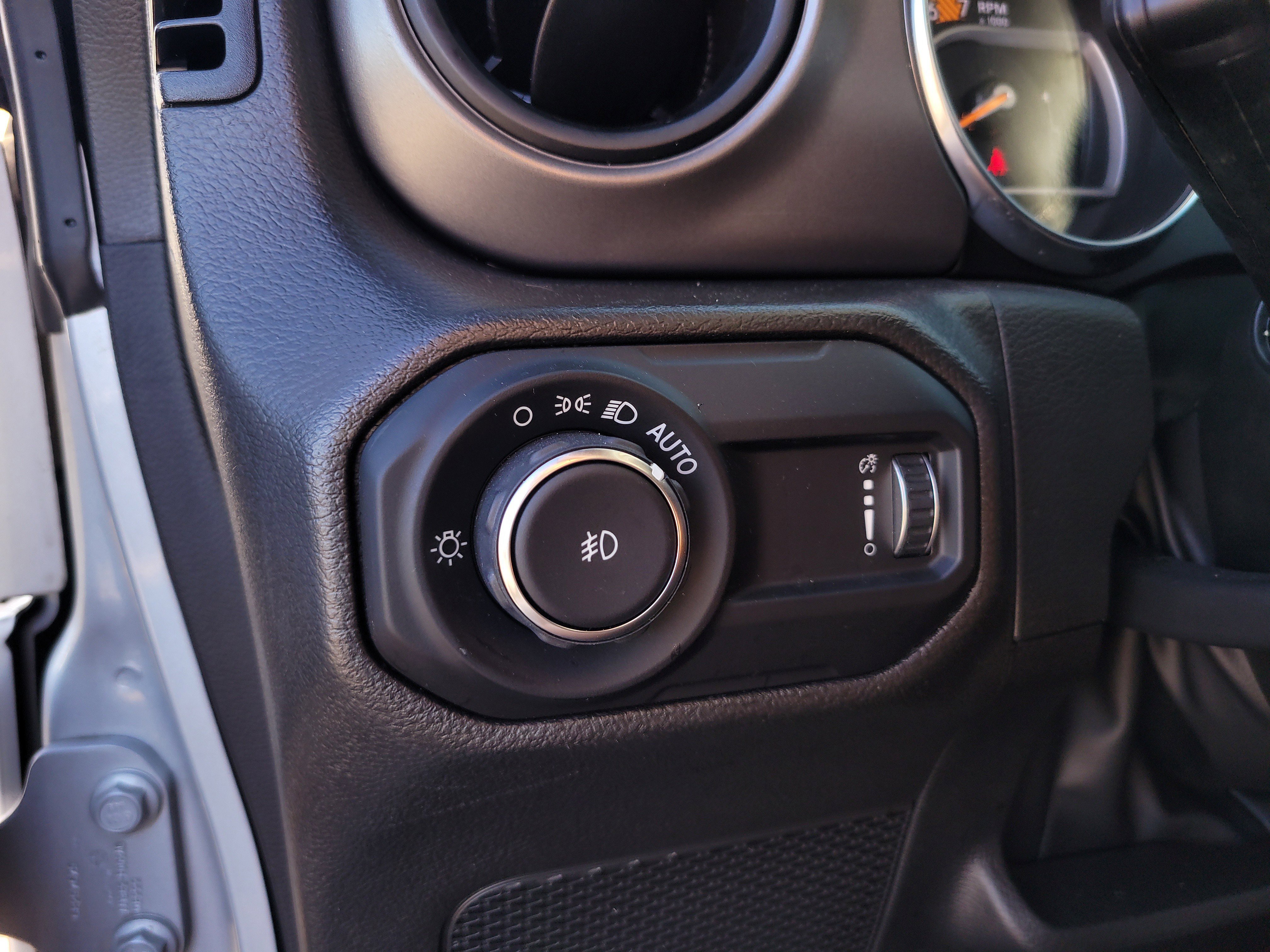 Used 2023 Jeep Wrangler Sport S image 31