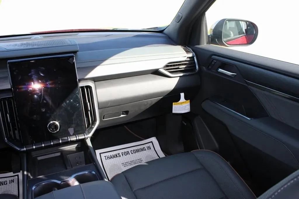 New 2025 GMC Acadia AT4 w/ Super Cruise Package image 32