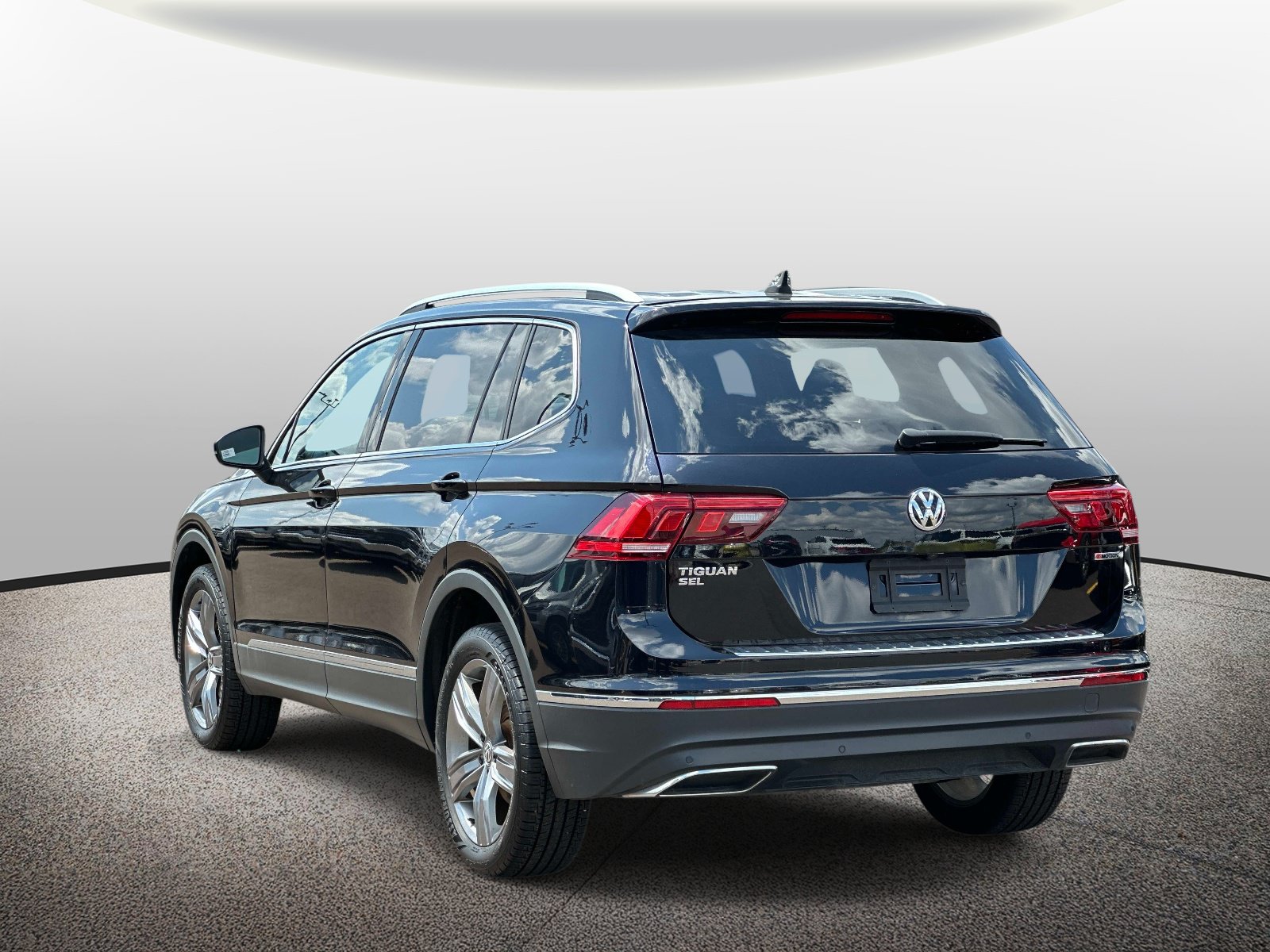 Used 2021 Volkswagen Tiguan S AWD/4WD image 3