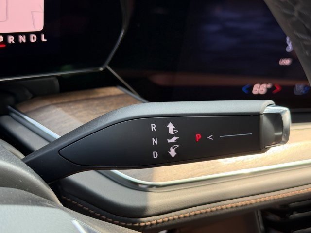 New 2025 Chevrolet Suburban High Country image 34