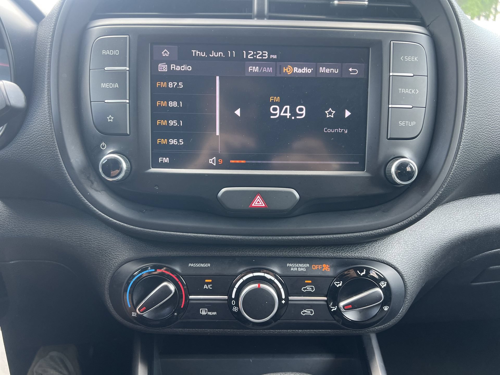 Used 2024 Kia Soul LX w/ Option Group 015 FWD image 4