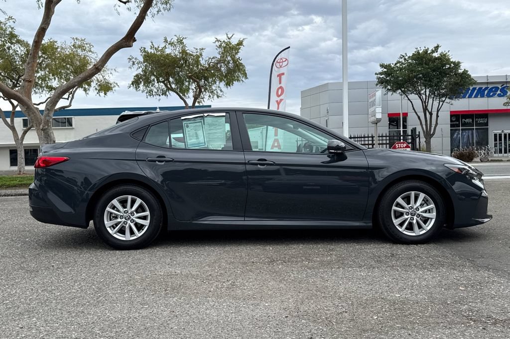 Used 2025 Toyota Camry LE w/ Convenience Package FWD video 2