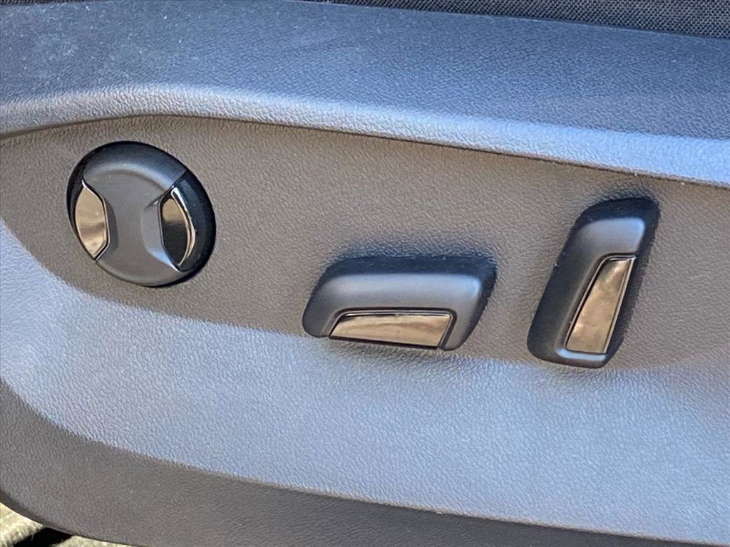 Certified 2024 Volkswagen Tiguan SE image 10