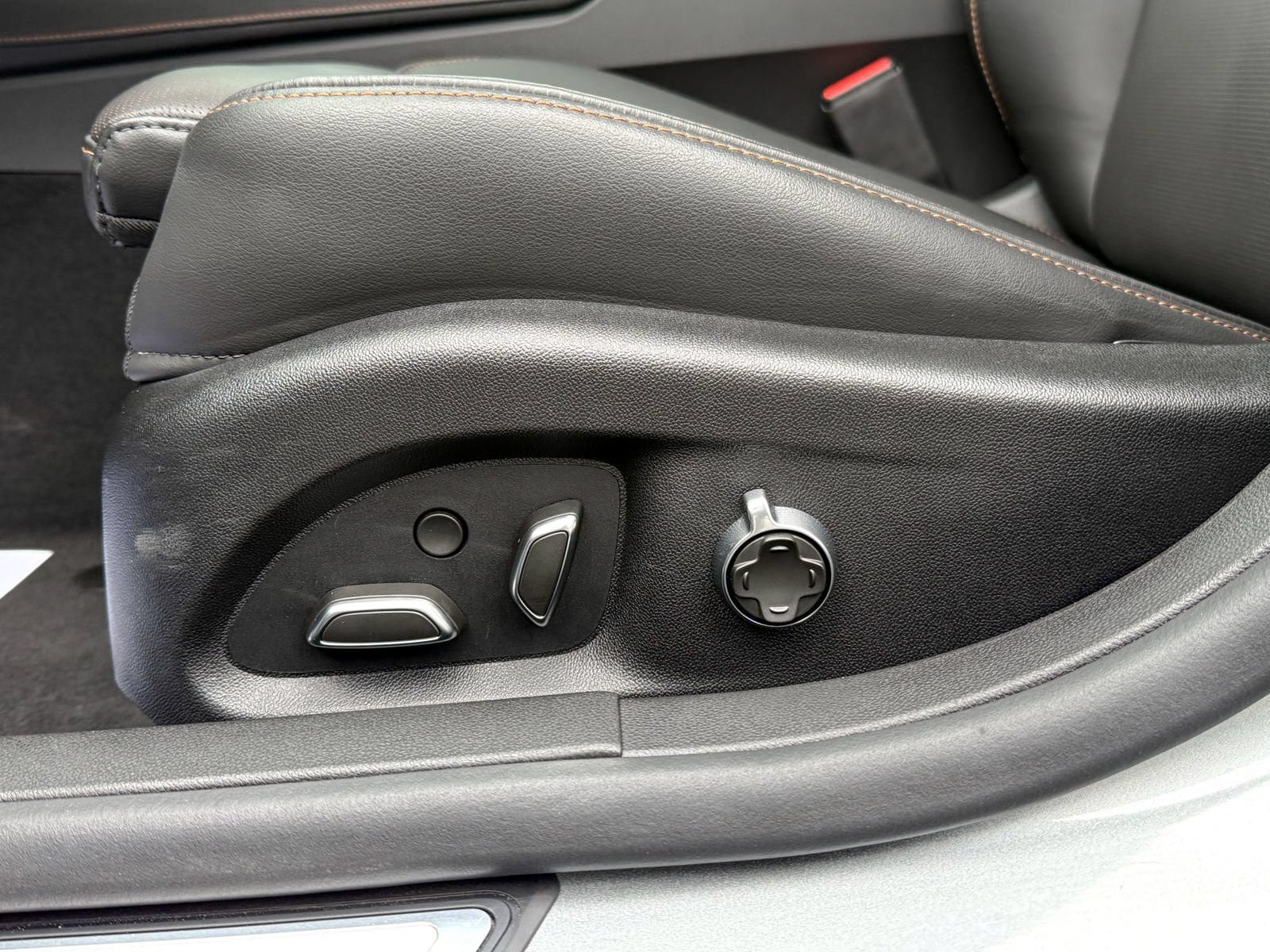 New 2025 Cadillac CT5 Sport w/ Technology Package RWD image 18