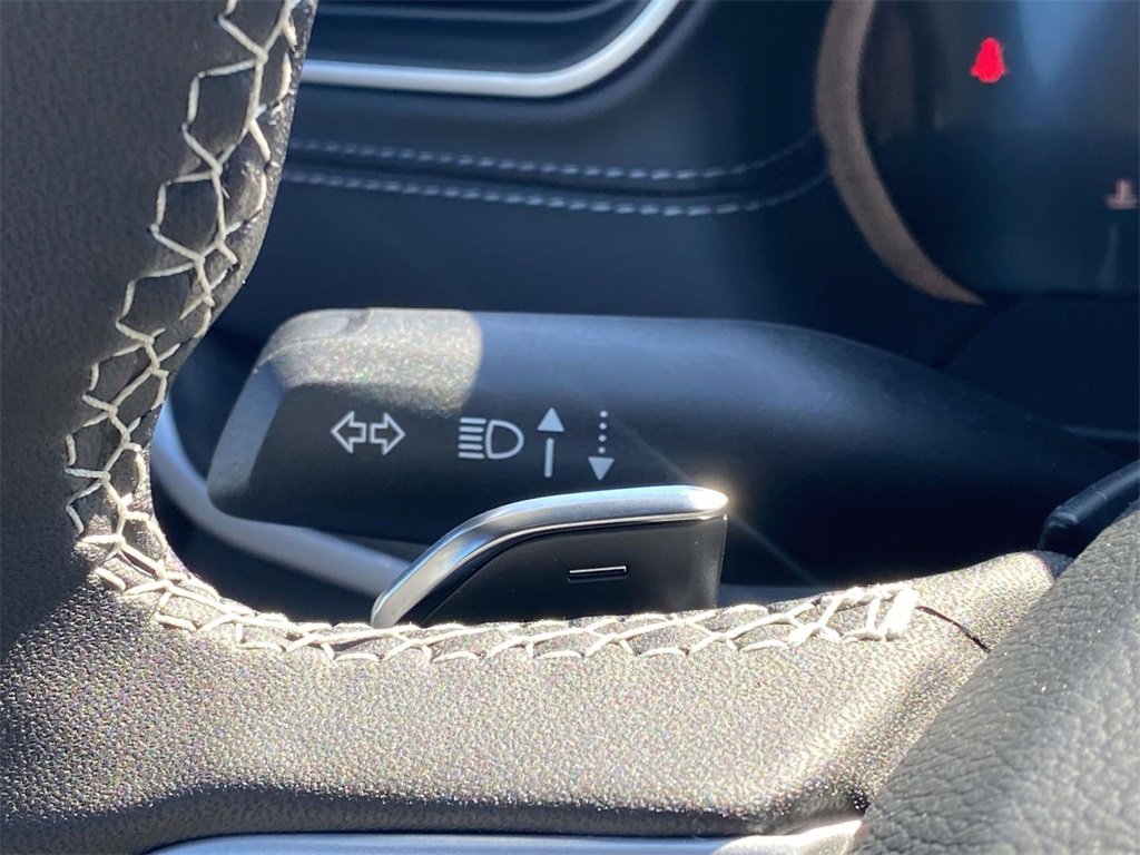 New 2025 Jeep Grand Cherokee L Limited w/ Luxury Tech Group II image 27