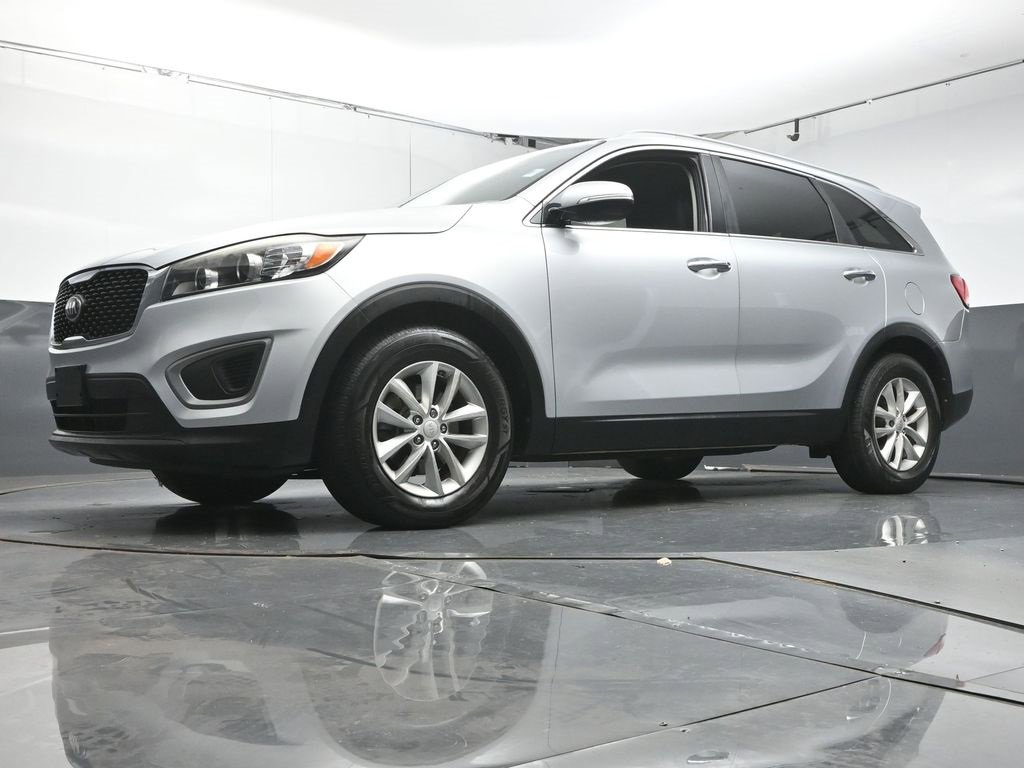 Used 2016 Kia Sorento LX image 34