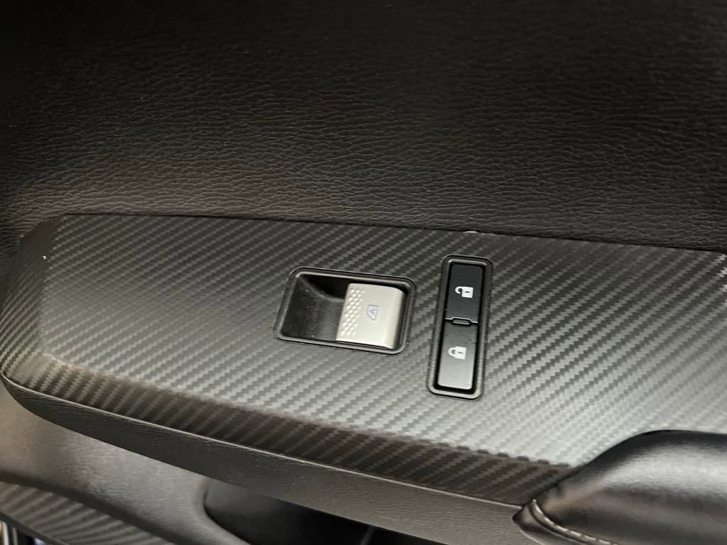 Used 2023 Mitsubishi Outlander SE image 27