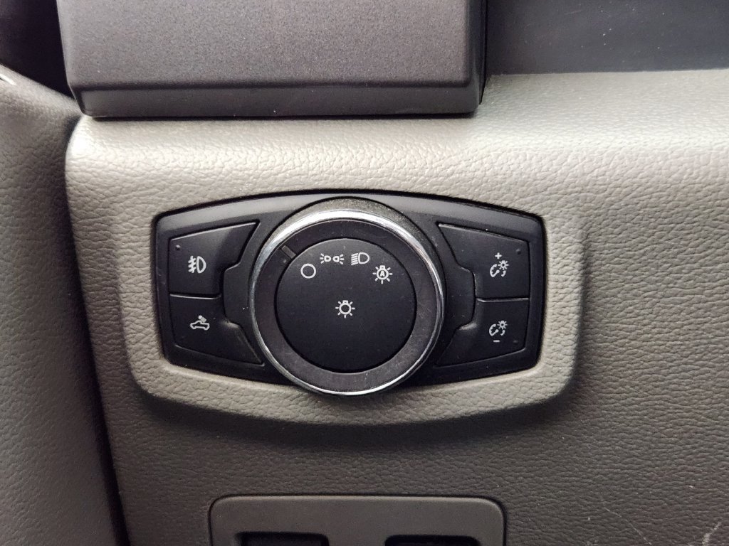 Used 2018 Ford F150 XLT w/ Equipment Group 302A Luxury AWD/4WD image 27