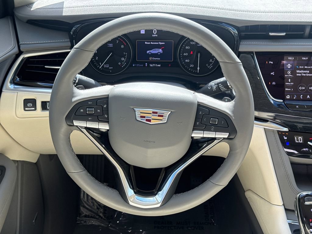 Used 2025 Cadillac XT6 Premium Luxury w/ Technology Package image 24