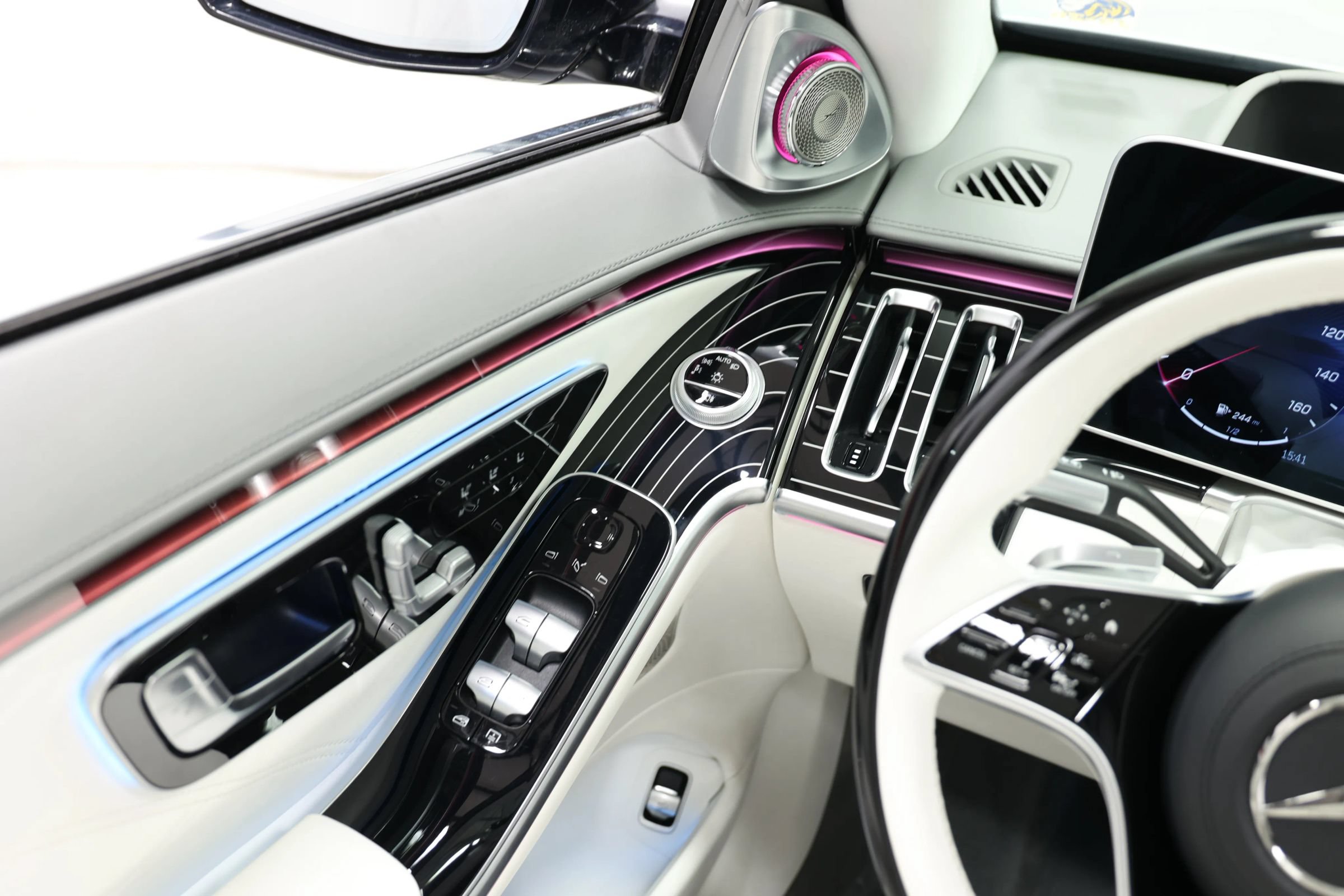 Used 2023 Mercedes-Benz Maybach S 580 4MATIC image 30