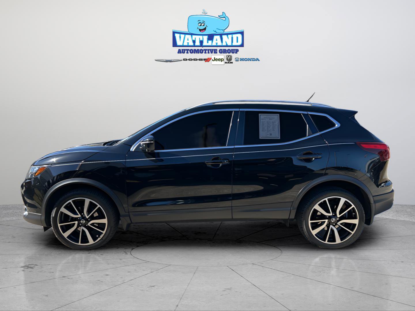 Used 2019 Nissan Rogue Sport SL image 2