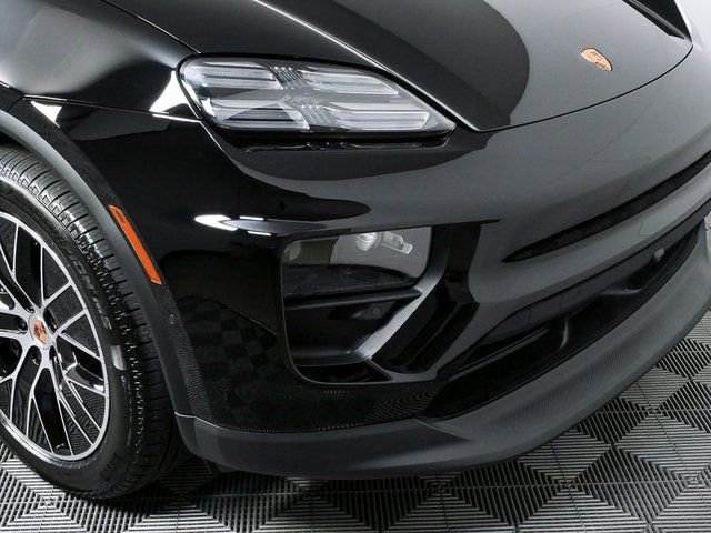 New 2026 Porsche Macan Electric image 37