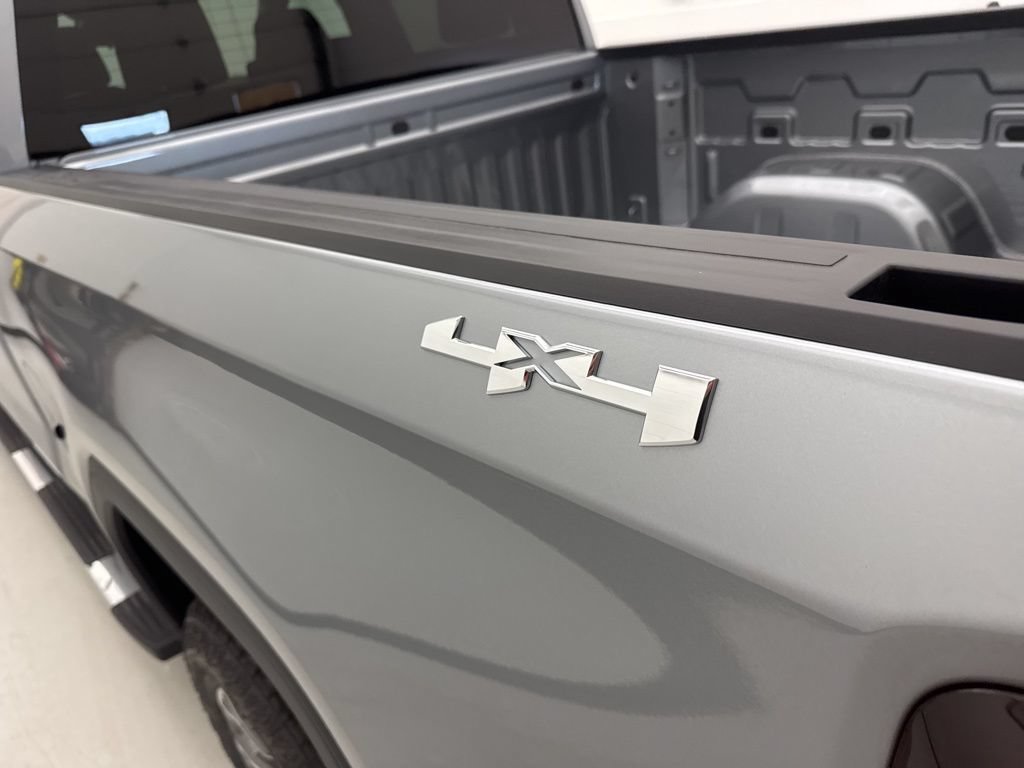 New 2026 GMC Sierra 1500 SLE AWD/4WD image 9