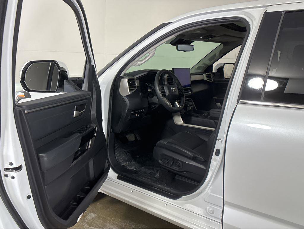 Used 2023 Toyota Tundra Limited image 2