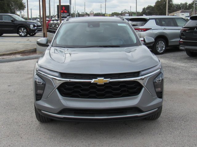 Used 2024 Chevrolet Trax LT w/ Driver Confidence Package image 7