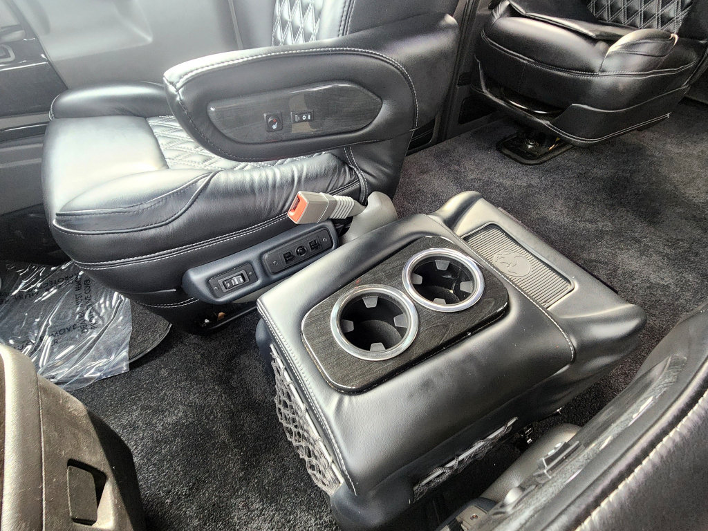 Used 2023 Chevrolet Express 2500 RWD image 40