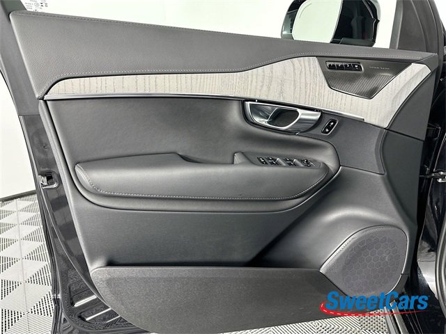 Used 2025 Volvo XC90 B6 Ultra w/ Protection Package Premier image 41