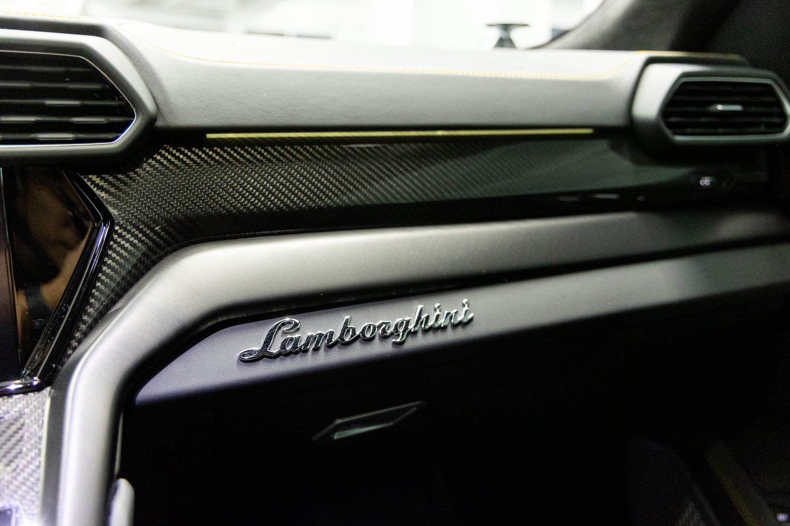 Used 2024 Lamborghini Urus S AWD/4WD image 44