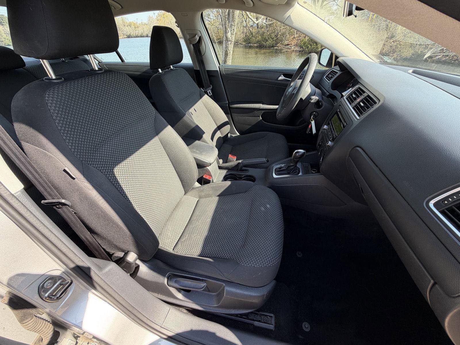 Used 2014 Volkswagen Jetta S image 12